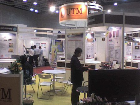 itex-booth-design-utm.jpg