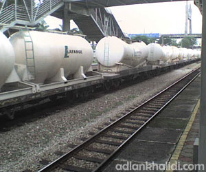 sharing-track-rail-network-cement
